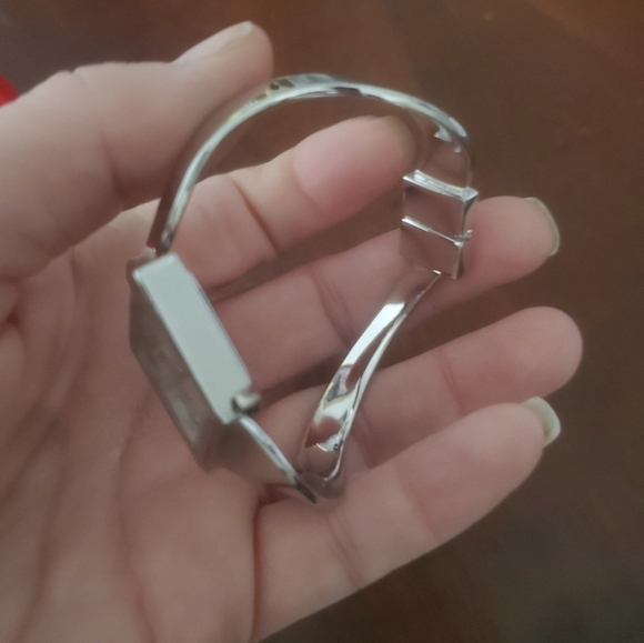 Xanadu Women's Silver Tone Cuff Band Watch Analog Fashion. - Picture 8 of 9